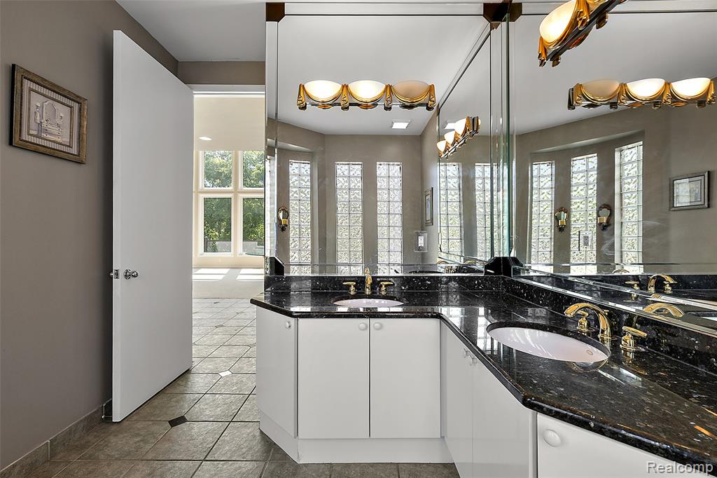 6358 Golden Lane, West Bloomfield, MI — Photo 57