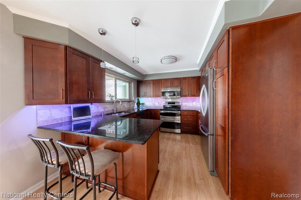 40703 Olympia Drive Drive, Sterling Heights, MI 48313 — Photo 5