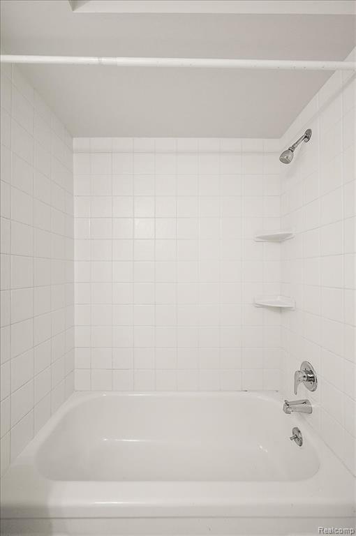 1000 Trailwood Path, Bloomfield Hills, MI 48301 — Photo 33