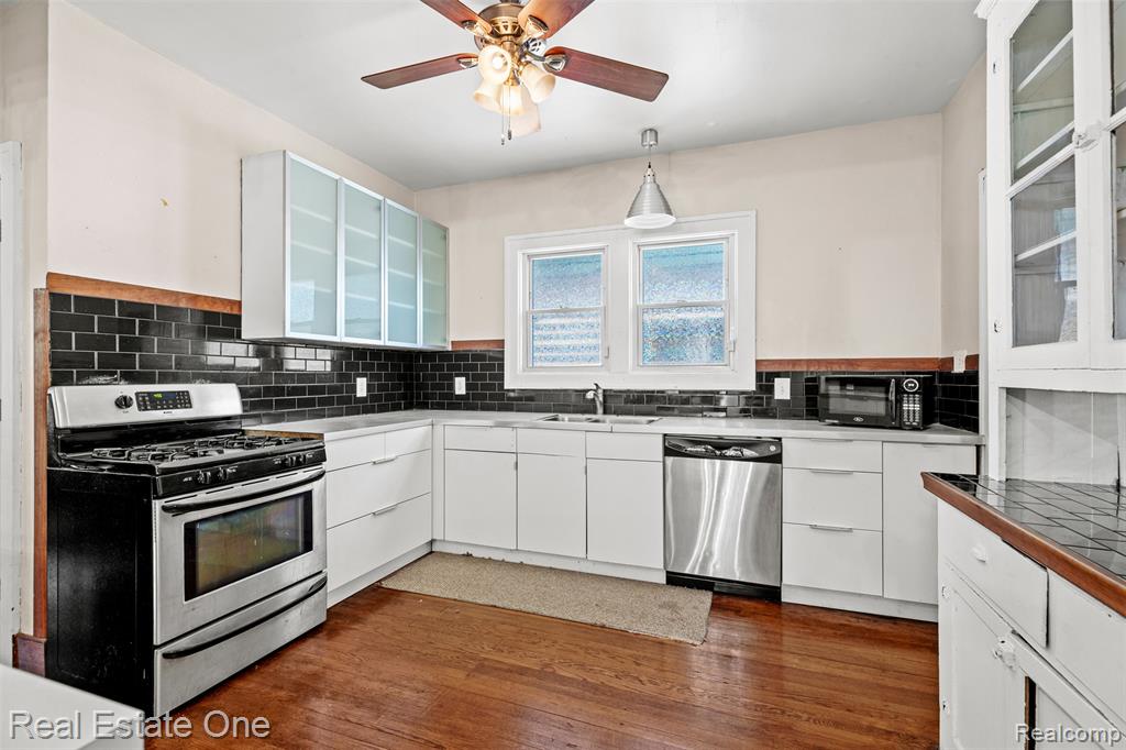 2965 FISCHER Street, Detroit, MI 48214 — Photo 11