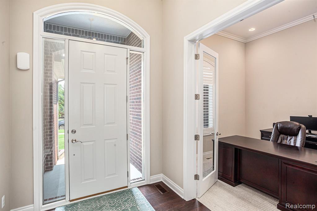 48913 Pinebrook Drive, Utica, MI 48315 — Photo 6