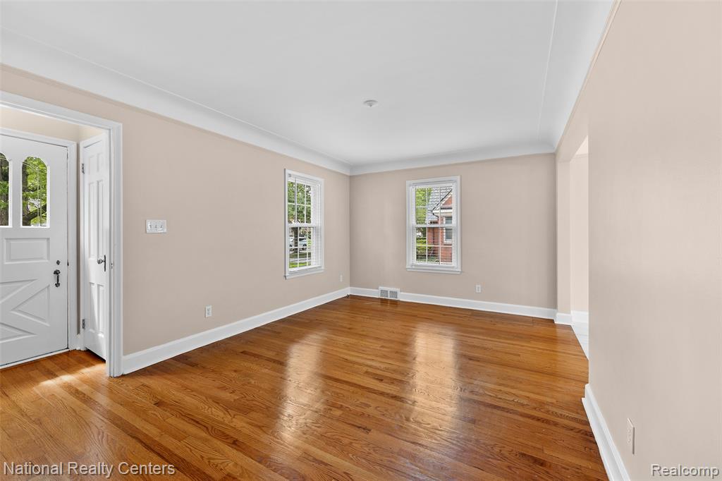9924 Arden Street, Livonia, MI 48150 — Photo 9