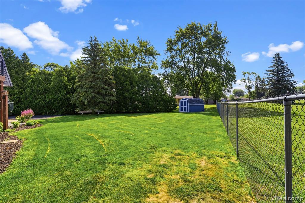 8612 Monroe Road, Durand, MI 48429 — Photo 9
