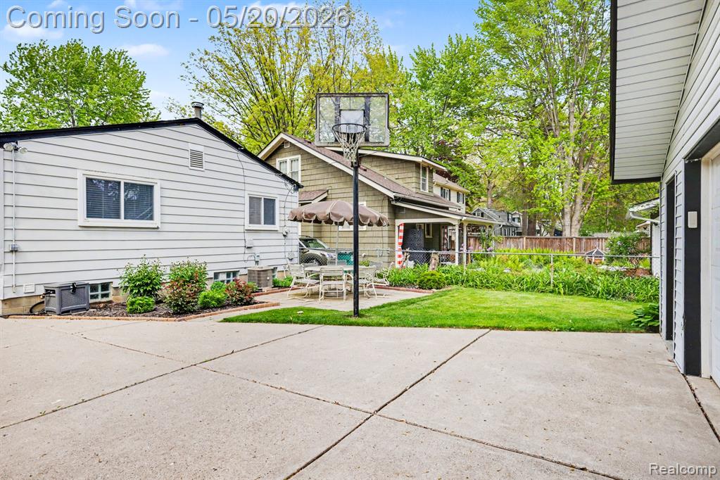 614 Gardenia Avenue, Royal Oak, MI 48067 — Photo 4