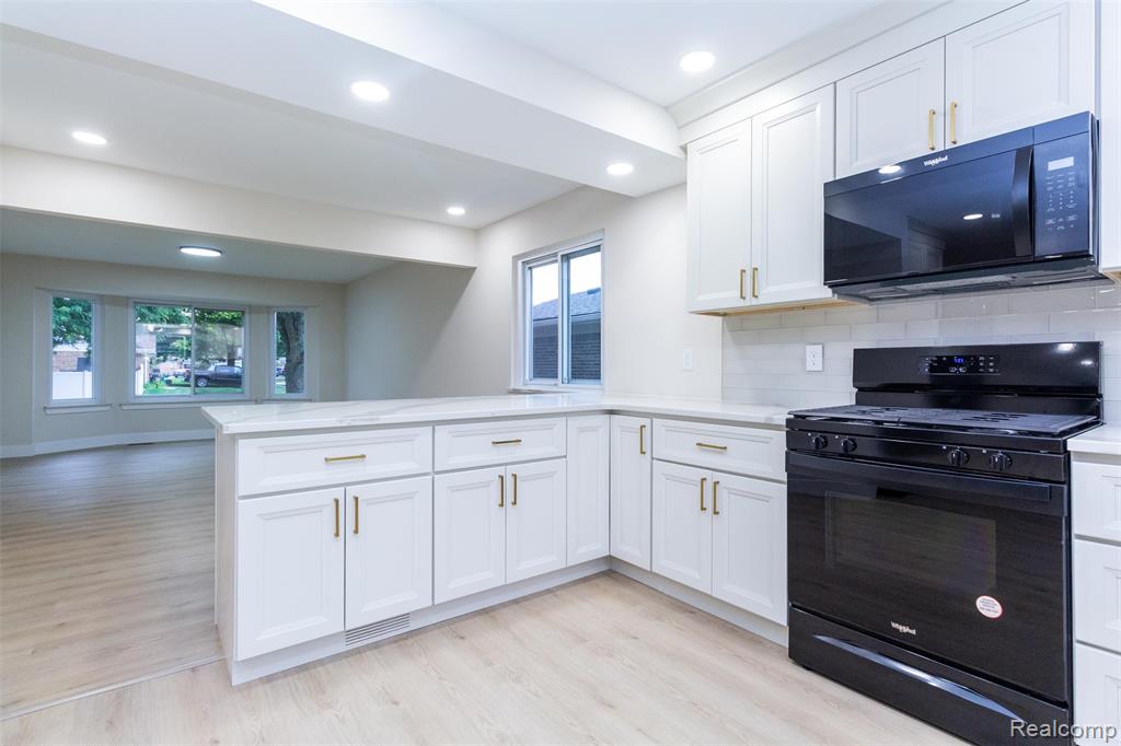 46376 Meadow Lane, Macomb, MI 48044 — Photo 12