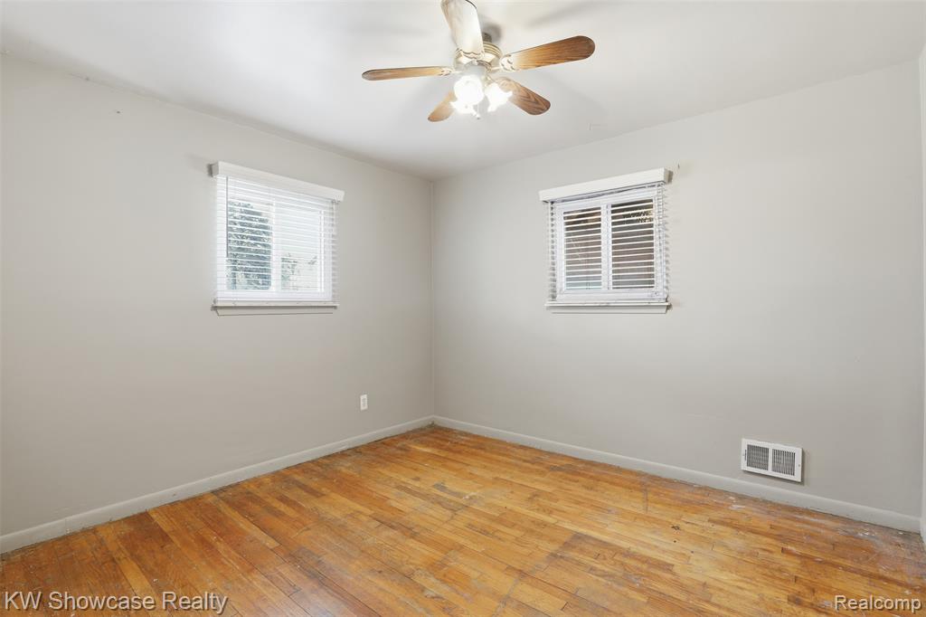 25715 Norfolk Street, Dearborn Heights, MI 48125 — Photo 10