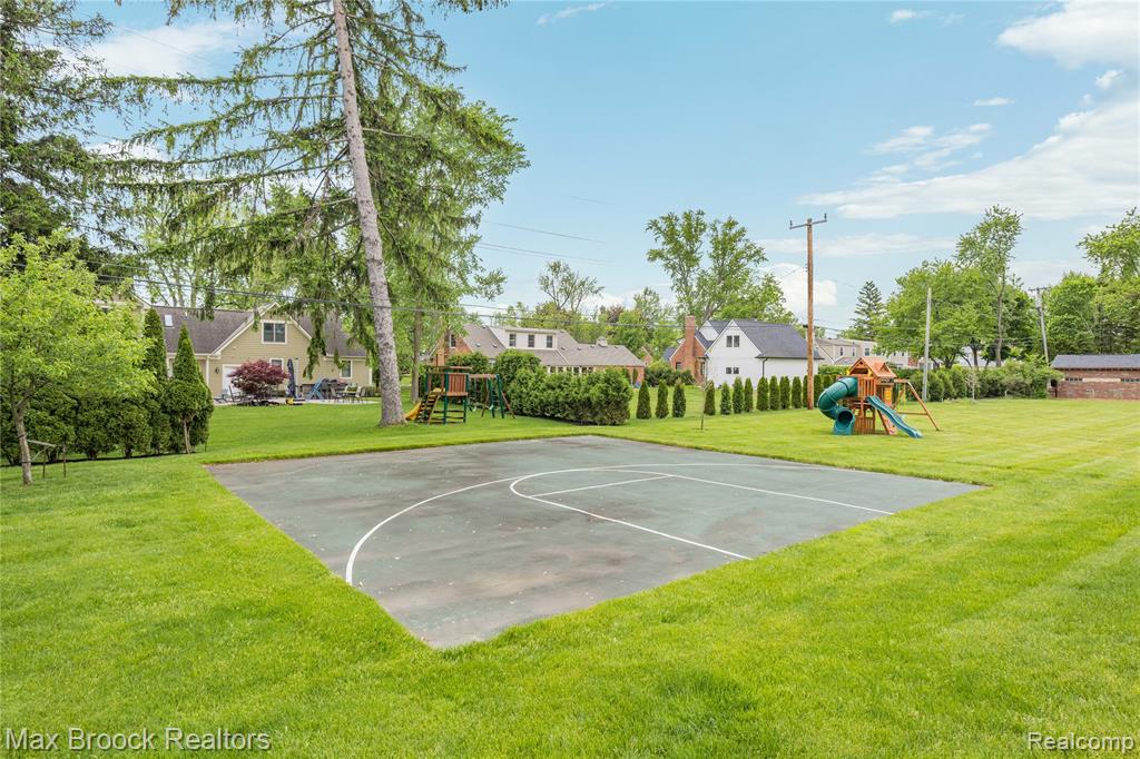 18341 Warwick Street W, Beverly Hills, MI 48025 — Photo 46