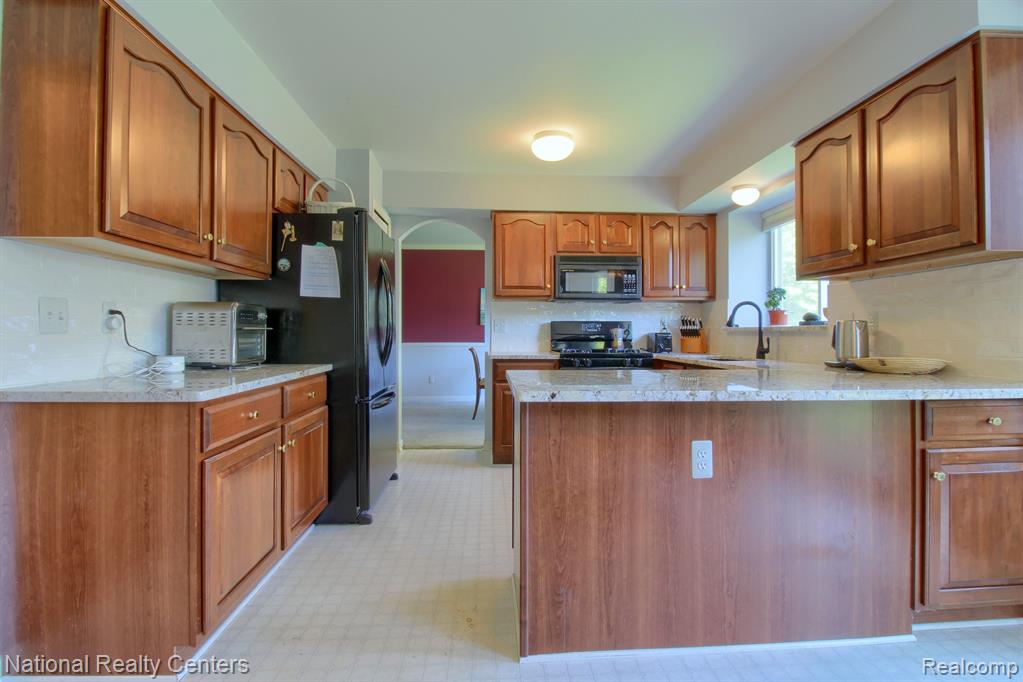 40630 Brecken Ridge Lane, Plymouth, MI 48170 — Photo 11