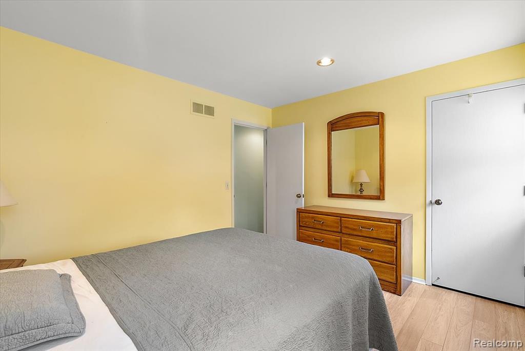 2832 Warrior Drive, Wixom, MI 48393 — Photo 28