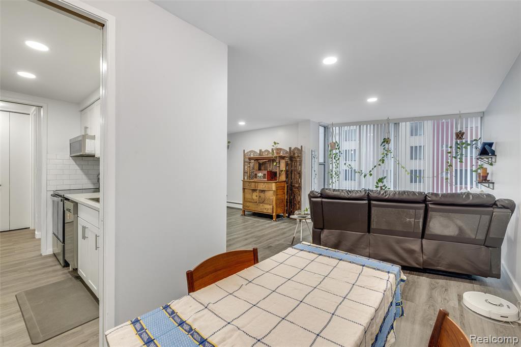 8200 E Jefferson Avenue, Detroit, MI 48214 — Photo 30