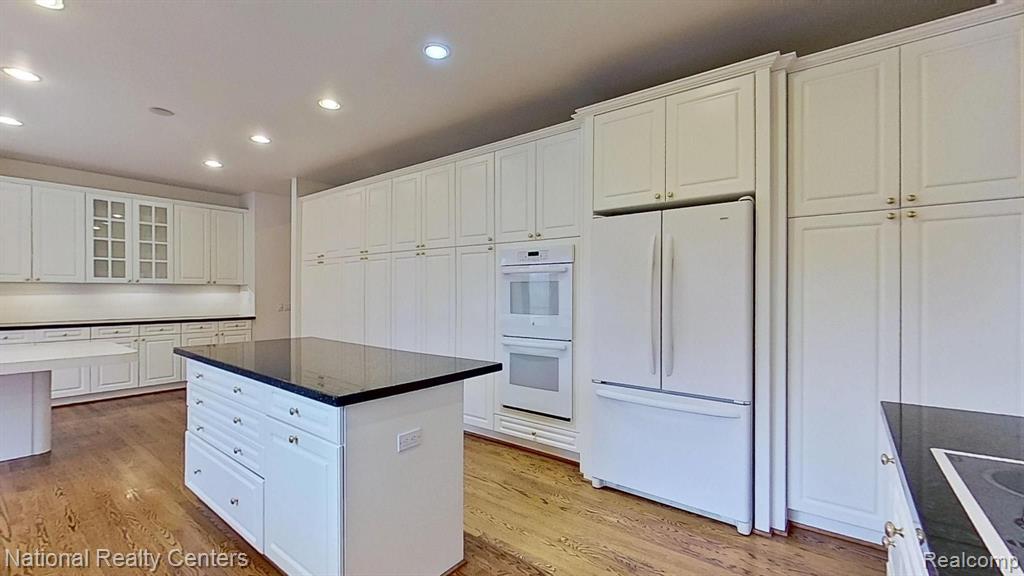 4392 STONEVIEW Drive, West Bloomfield, MI — Photo 27