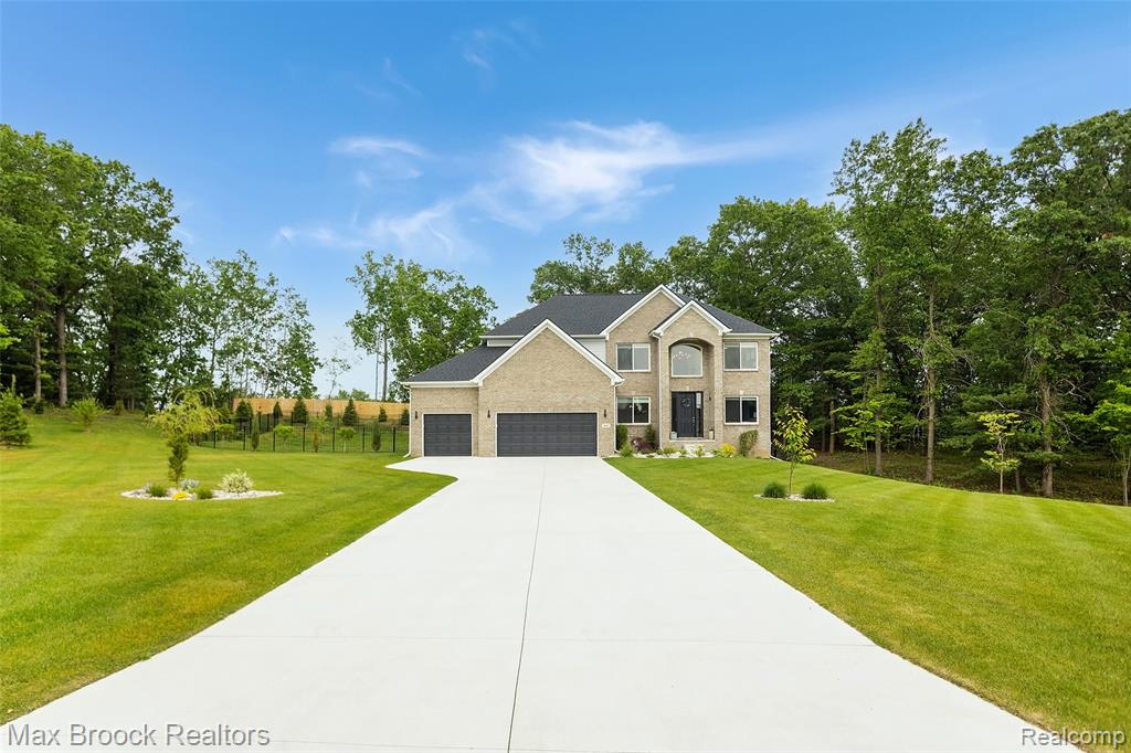 460 Lake Manitou Trail, Oxford, MI 48371 — Photo 2