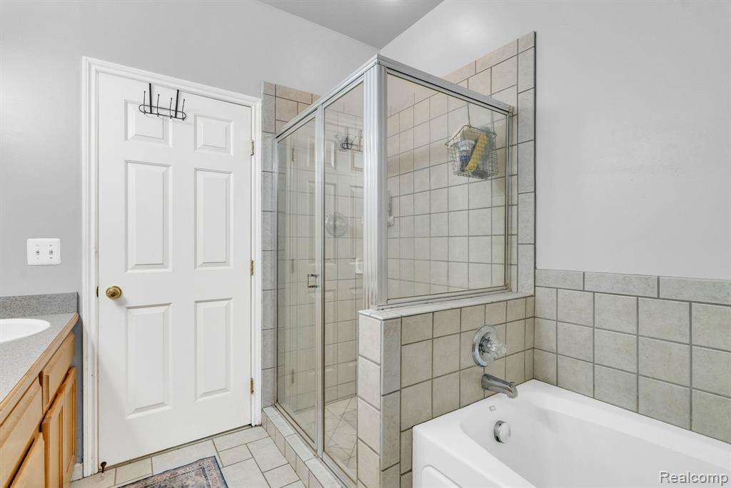 42682 Park Cresent Drive, Sterling Heights, MI 48313 — Photo 24