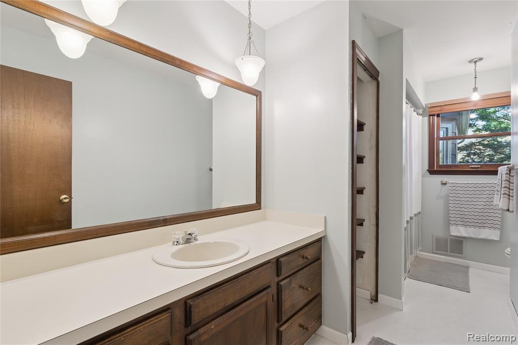 5955 Chickadee Lane, Clarkston, MI — Photo 31