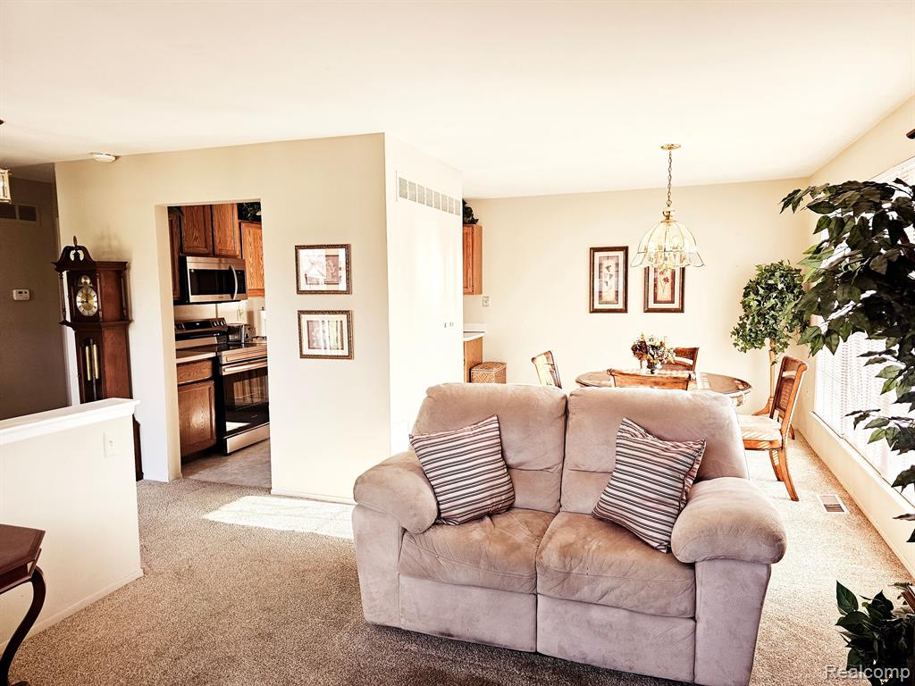 40703 Newport Dr, 249, Plymouth, MI 48170 — Photo 16