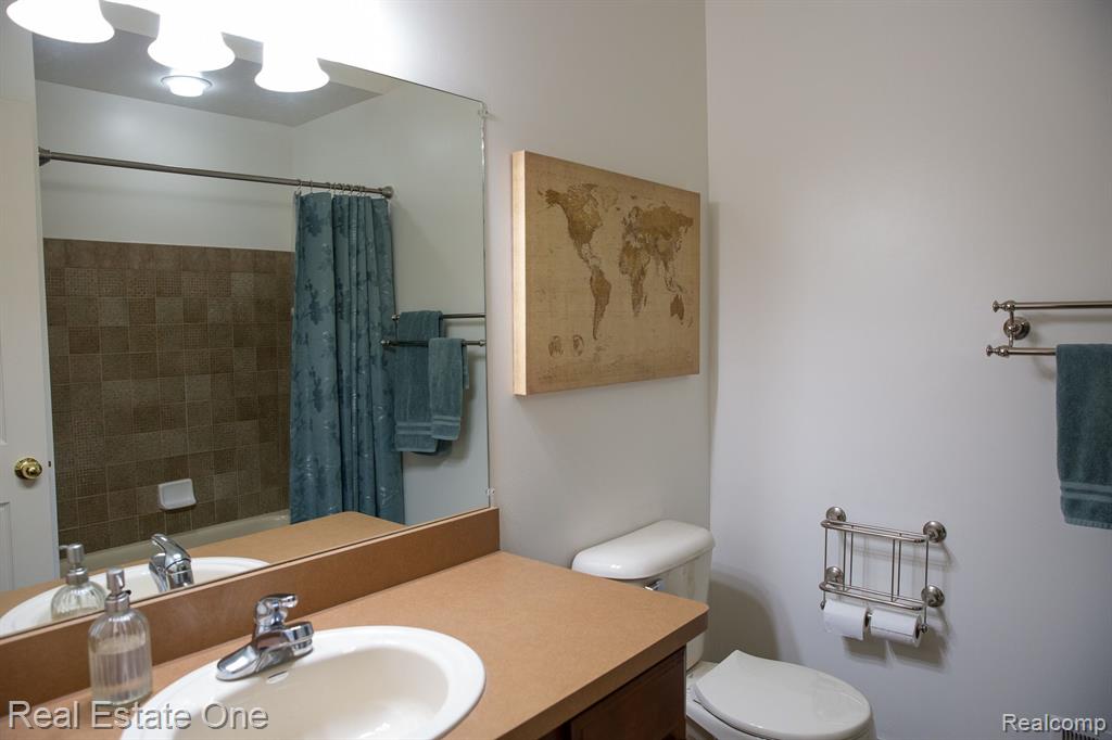 906 W PENINSULA, Oxford, MI 48371 — Photo 22