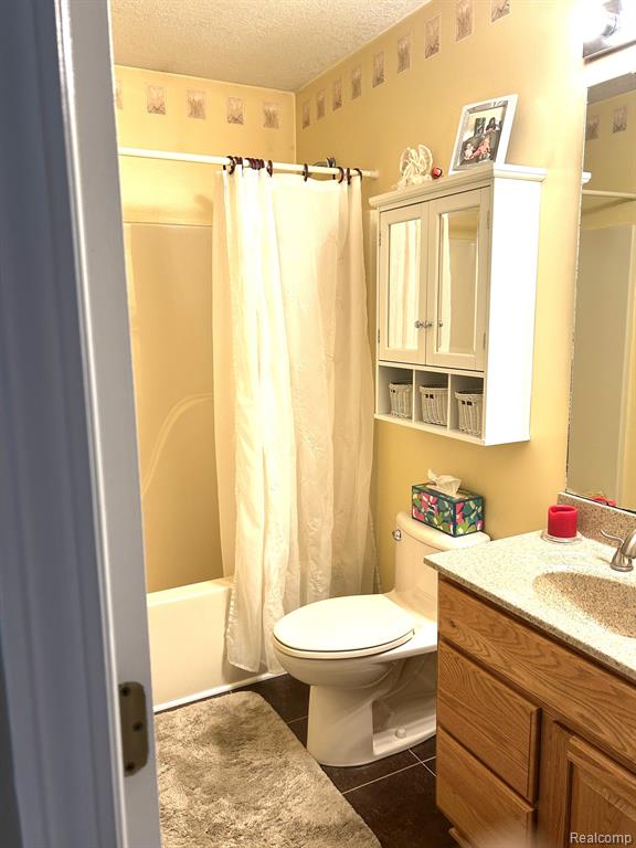 637 RIDGE Lane, B, Tecumseh, MI 49286 — Photo 17