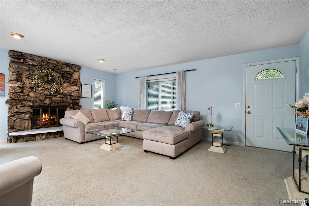 971 Tierney, Highland, MI 48356 — Photo 7