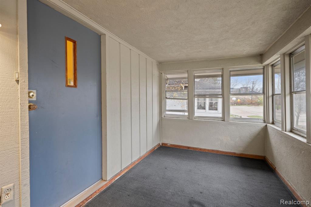 606 OAKLAND Avenue, Royal Oak, MI 48067 — Photo 9
