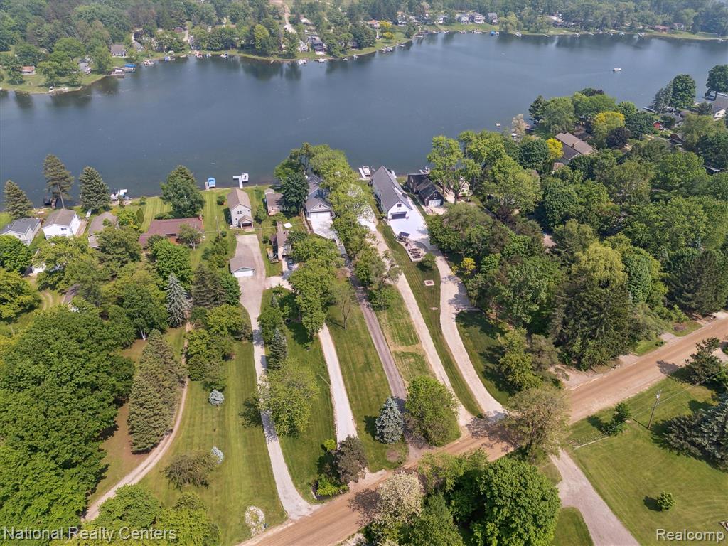 6130 Bullard Road, Fenton, MI 48430 — Photo 48
