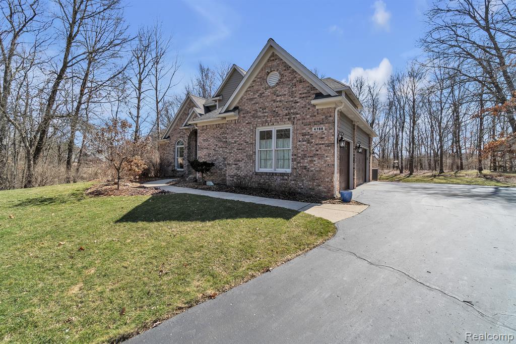4788 WINDSWEPT Drive, Milford, MI 48380 — Photo 60