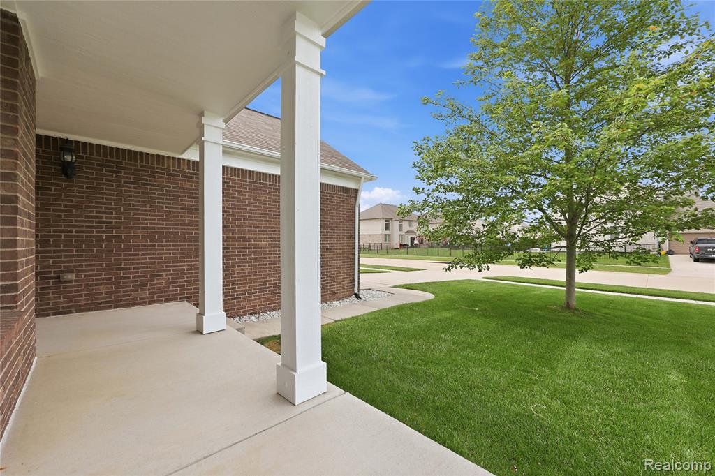 56626 Leeds Lane, Macomb, MI 48042 — Photo 4