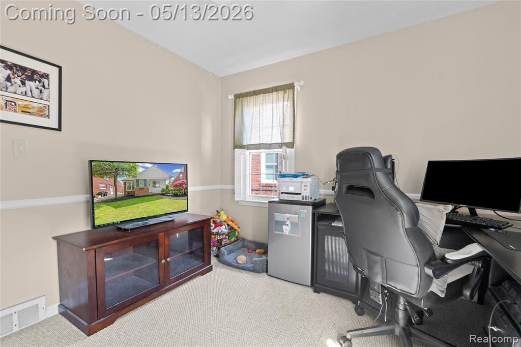 21610 Prestwick Avenue, Harper Woods, MI 48225 — Photo 21