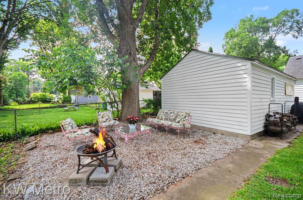 615 Royal Avenue, Royal Oak, MI 48073 — Photo 35
