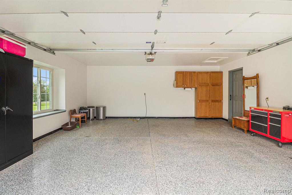 6268 Hazard Road, Fenton, MI 48430 — Photo 36