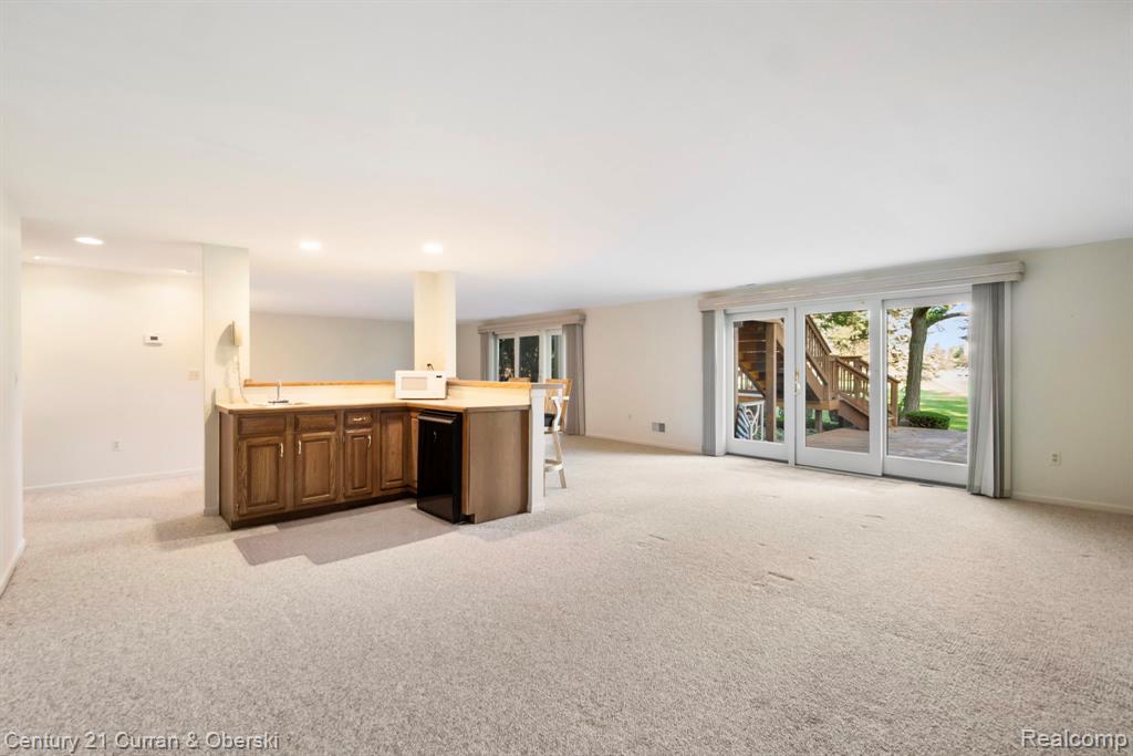 18215 Blue Heron Drive W, Northville, MI 48168 — Photo 32