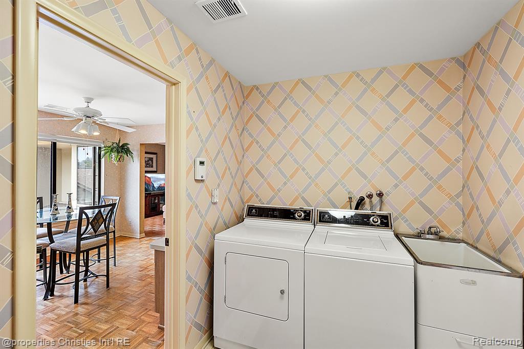 7460 PEBBLE Lane, West Bloomfield, MI — Photo 18