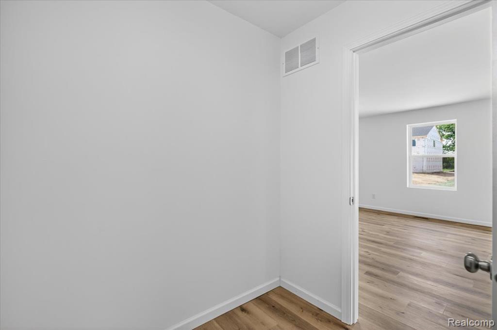 3150 Daisy Way, Burton, MI 48519 — Photo 14