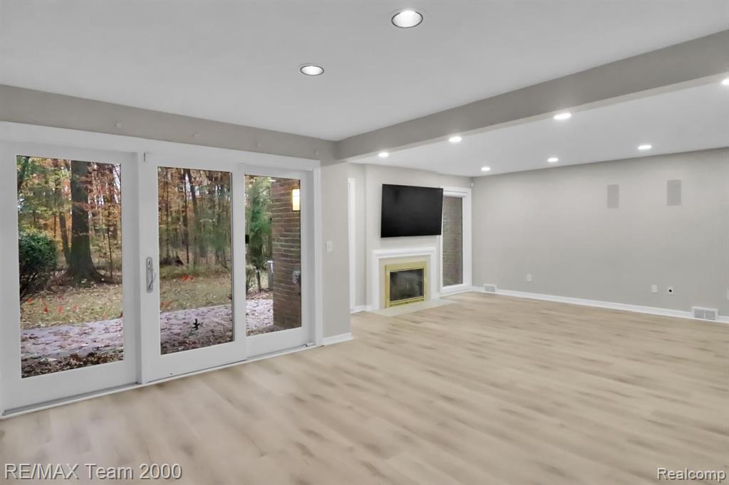 5 Timberlane Court, Dearborn, MI 48126 — Photo 6