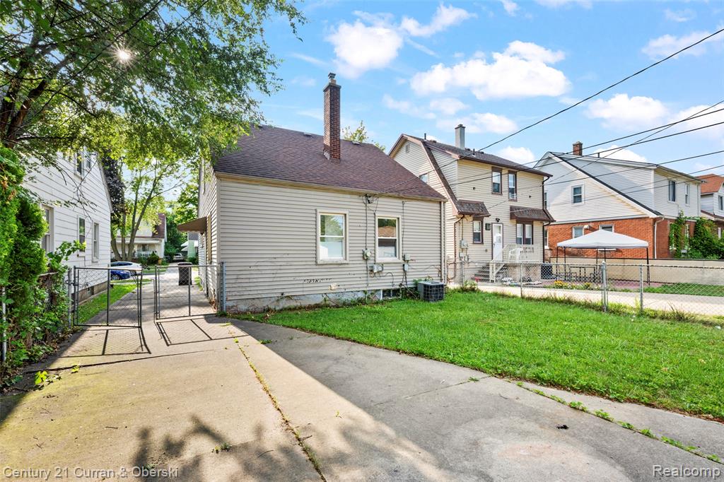 7910 Orchard Avenue, Dearborn, MI 48126 — Photo 23