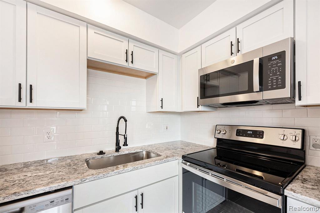 4830 BRIARWOOD Avenue, Royal Oak, MI 48073 — Photo 6