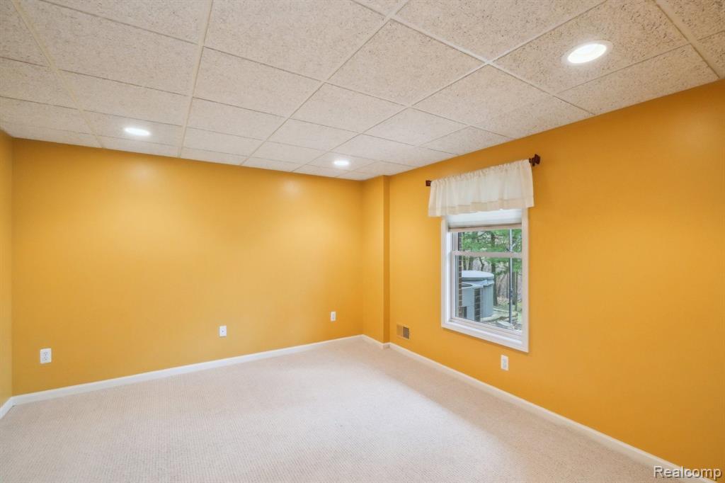 810 JOSHUA Drive, Highland, MI 48356 — Photo 36