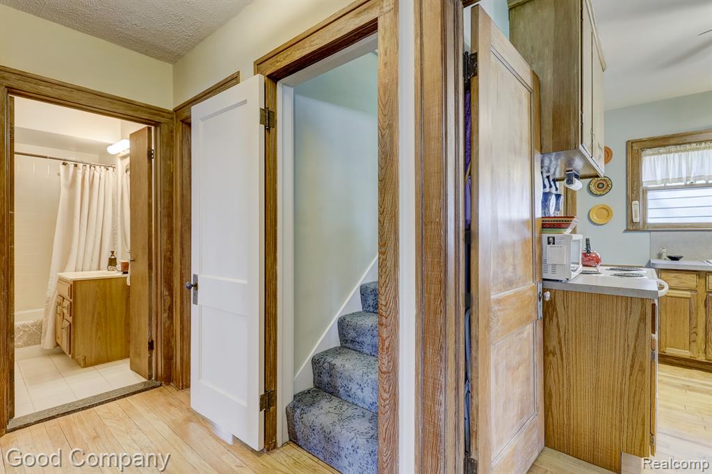 923 W 11 Mile Road, Royal Oak, MI 48067 — Photo 25