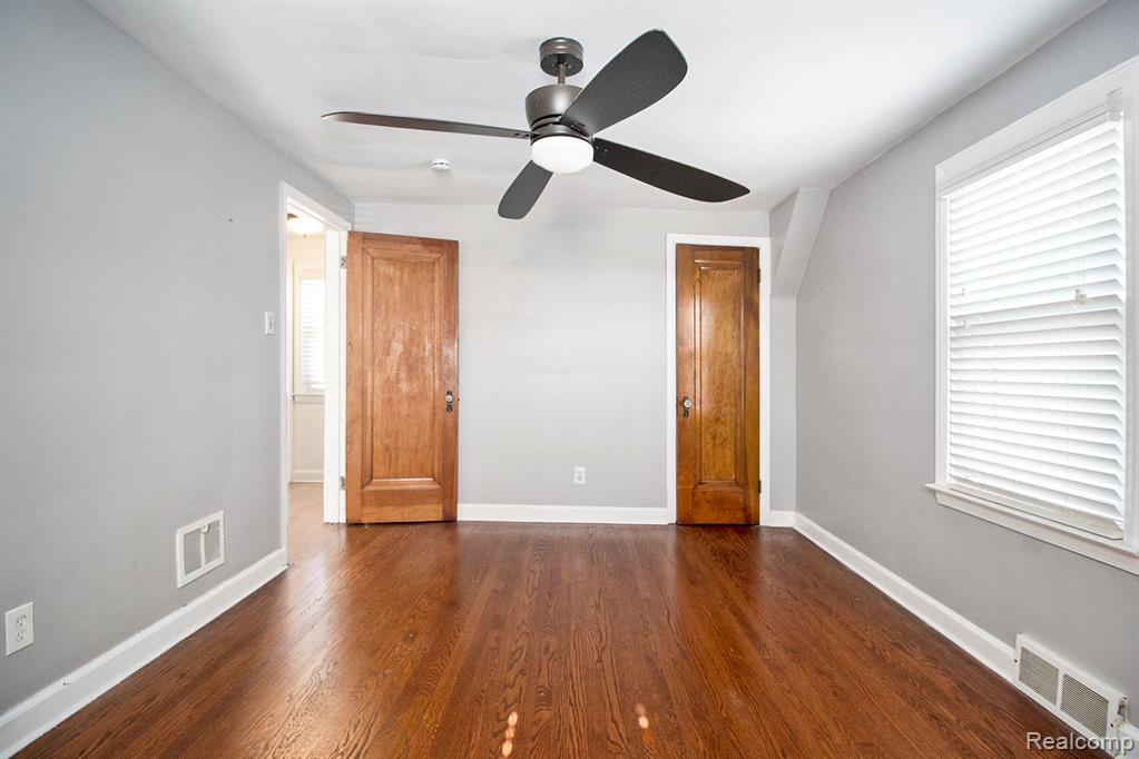 6847 Yinger Avenue, Dearborn, MI 48126 — Photo 21