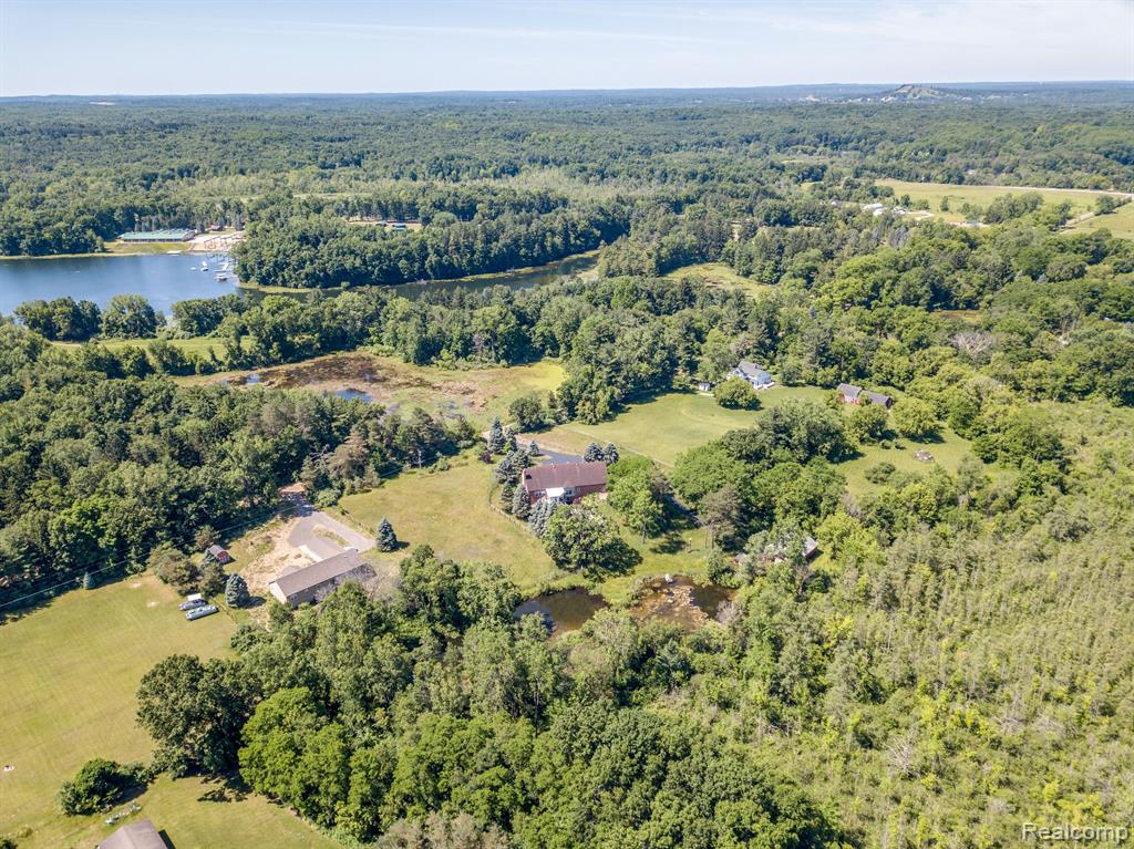 4090 PERRYVILLE Road, Ortonville, MI 48462 — Photo 45