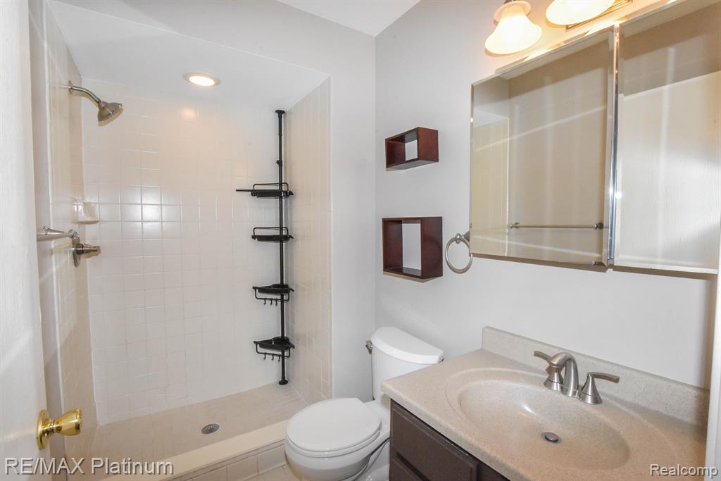 900 RIDGE, Brighton, MI 48116 — Photo 21