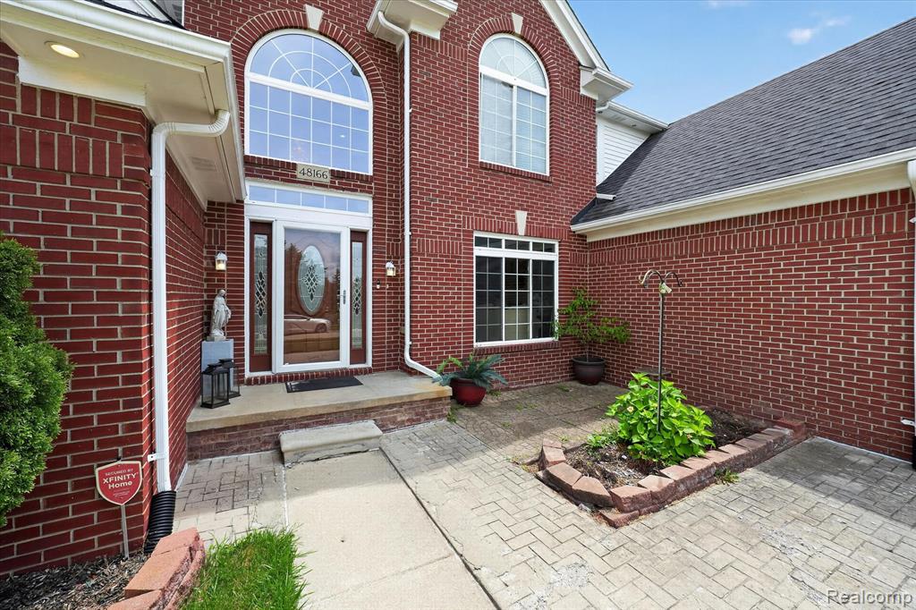 48166 Ellington Drive, Macomb, MI 48044 — Photo 2