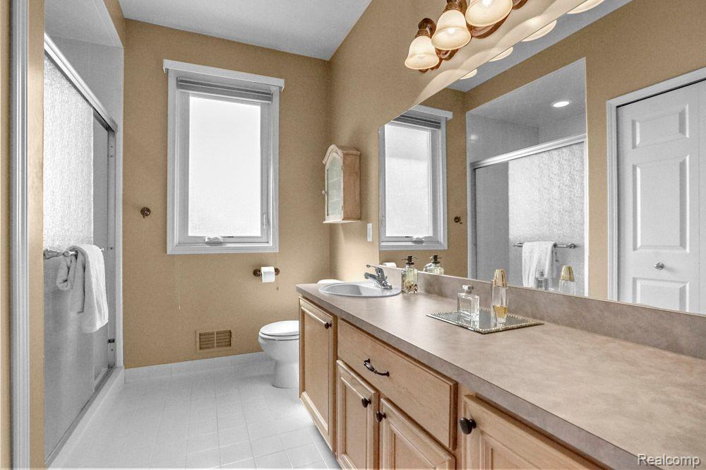 8247 Washington Woods Drive, Washington, MI — Photo 27
