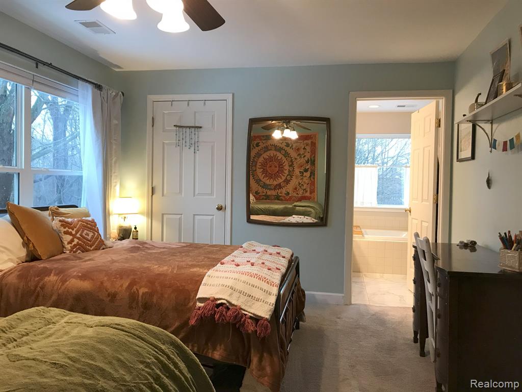 756 FIELDSTONE Circle W, Chelsea, MI 48118 — Photo 25
