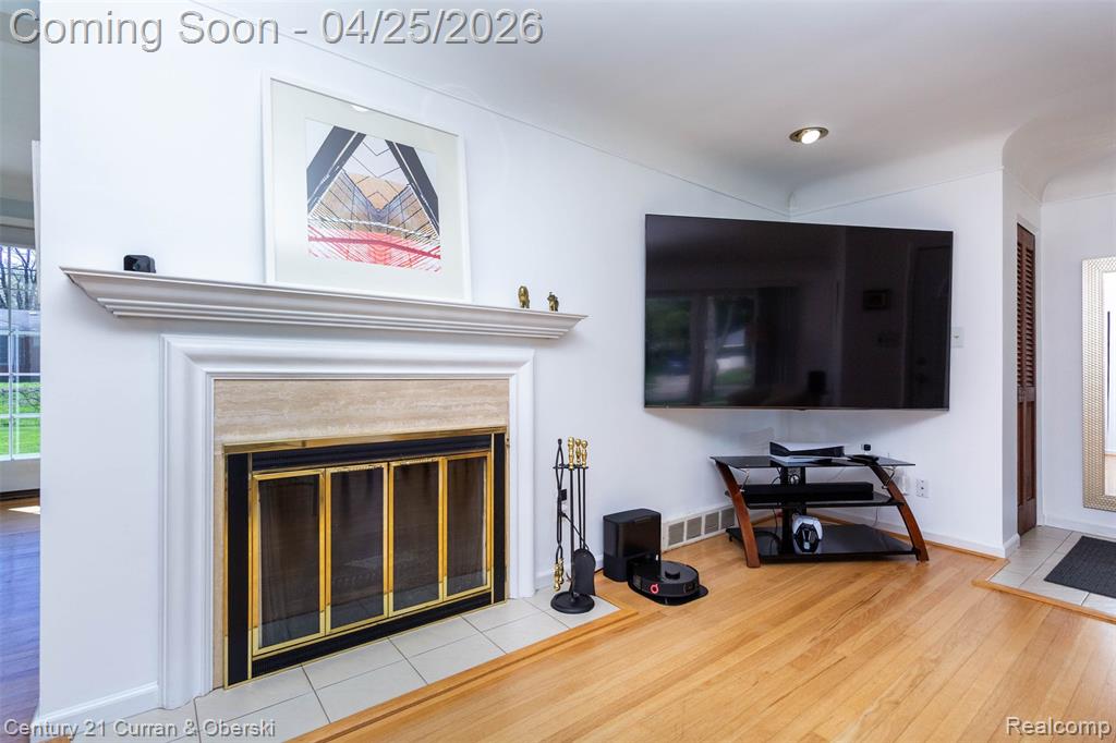 22803 Manning Street, Farmington, MI 48336 — Photo 9