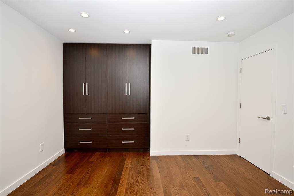 32175 Spruce Lane, Beverly Hills, MI 48025 — Photo 28