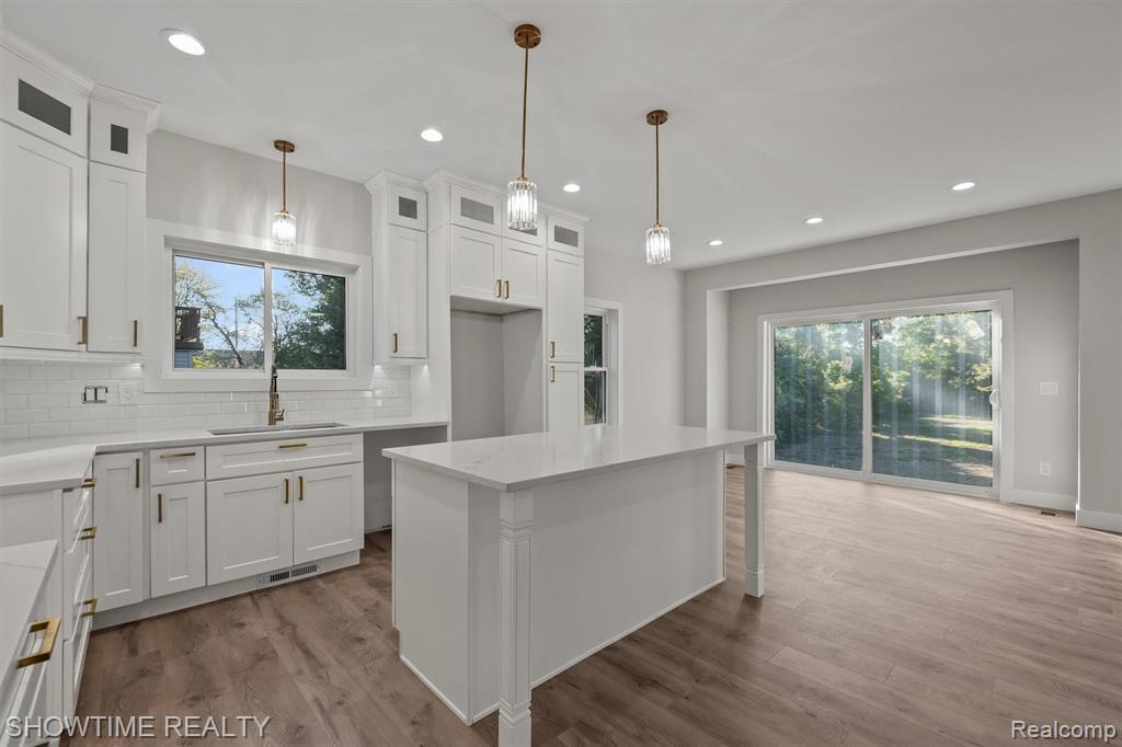 5636 Paris, Sterling Heights, MI 48310 — Photo 8