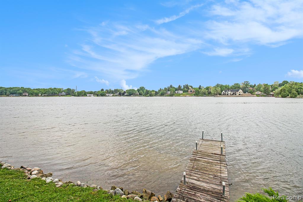 7038 Driftwood Drive, Fenton, MI 48430 — Photo 19