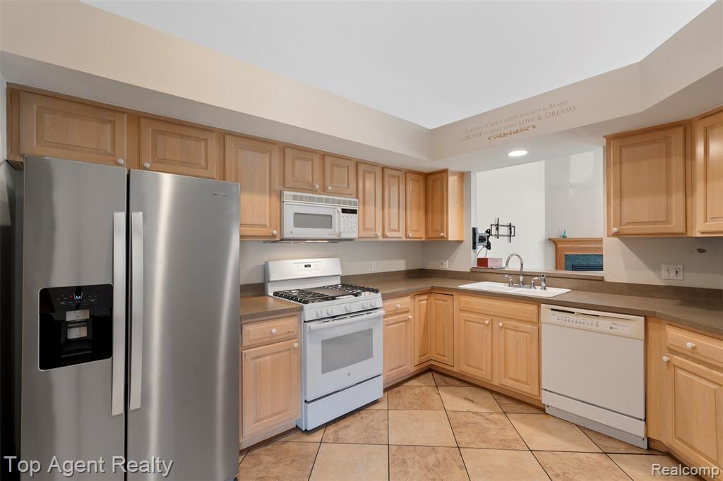 4415 Firethorn Court, Warren, MI 48092 — Photo 11