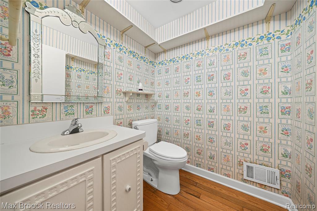 35550 Pleasant Valley Road, Farmington Hills, MI, 48331