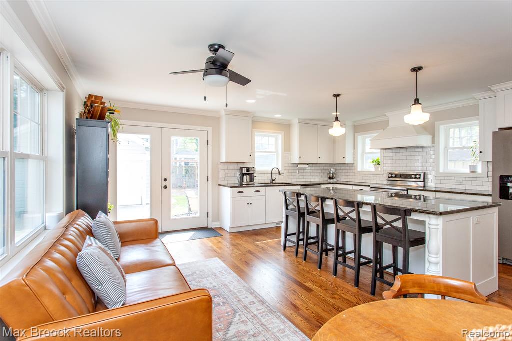 924 N Maple Avenue, Royal Oak, MI 48067 — Photo 18